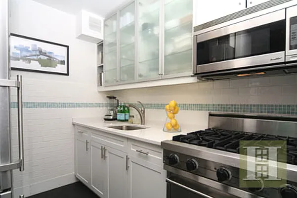 Sold by Halstead Real Estate | media 8