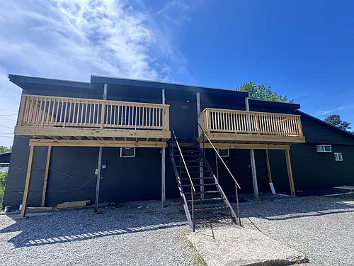 904 Coldwater Rd Photo 1