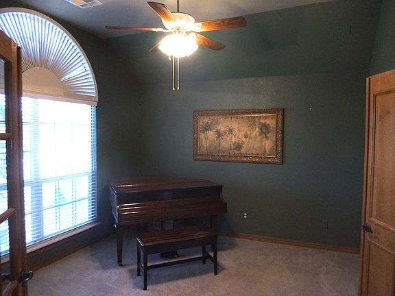 4th image of 1301 Quail Lake Way