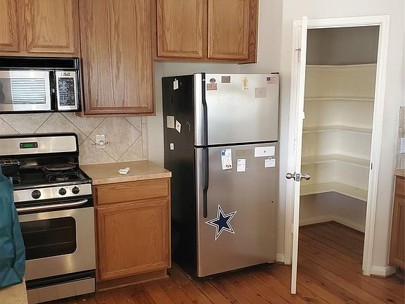 5th image of 414 West Dr