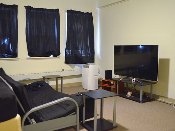 3rd image of 1050 Hancock St APT C6