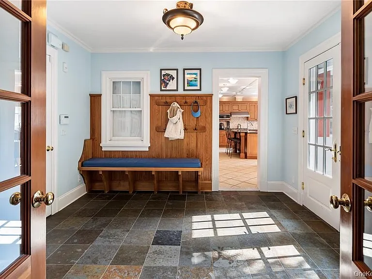 220 Croton Ave — Photo 27
