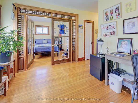 5th image of 1081 Harriston Rd