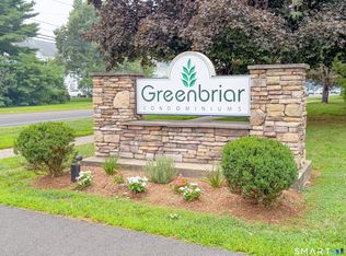 14 Greenbriar Dr APT F, Farmington, CT 06032