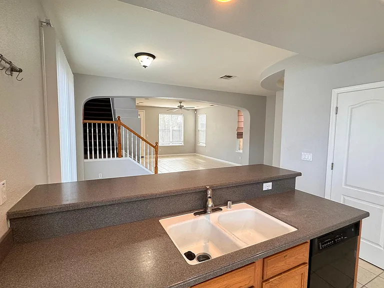 2451 Hanson Dr — Photo 13