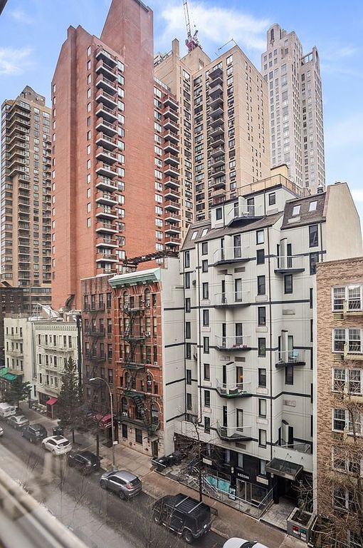 Apartment in New York, Upper East Side, Manhattan - View 4