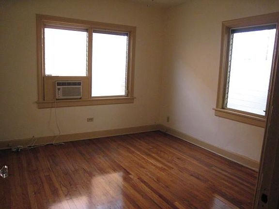4th image of 902 Salzedo St APT 1