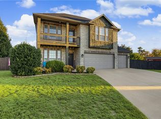 400 Orchard Cir, Cave Springs, AR 72718