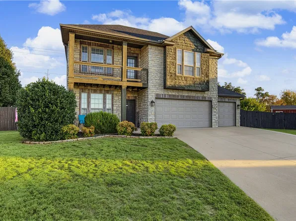 400 Orchard Cir, Cave Springs, AR 72718