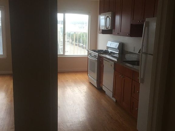 3rd image of 1395 47th Ave APT 08