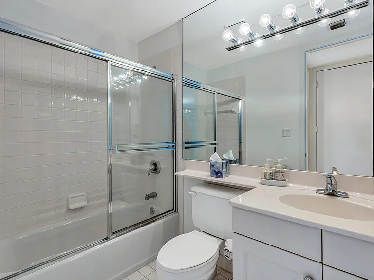 530 Ocean Dr #202 — Photo 16