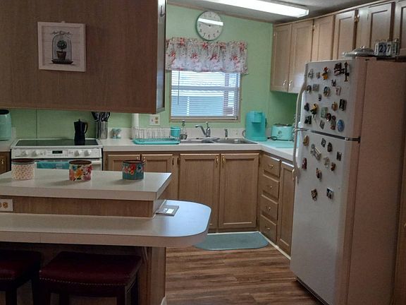 2nd image of 4704 Lakeland Harbor Cres