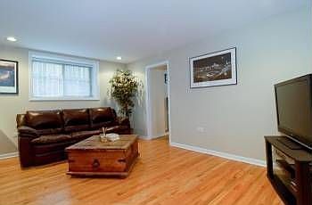 2nd image of 1516 W Rosemont Ave