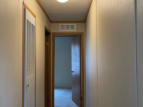 3rd image of 17 Illini East St