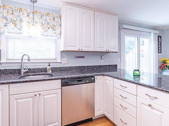 5th image of 54 Bluestone Drive