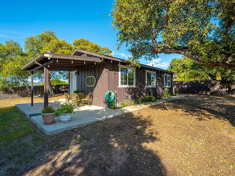 2040 Ferndale Rd — Photo 16