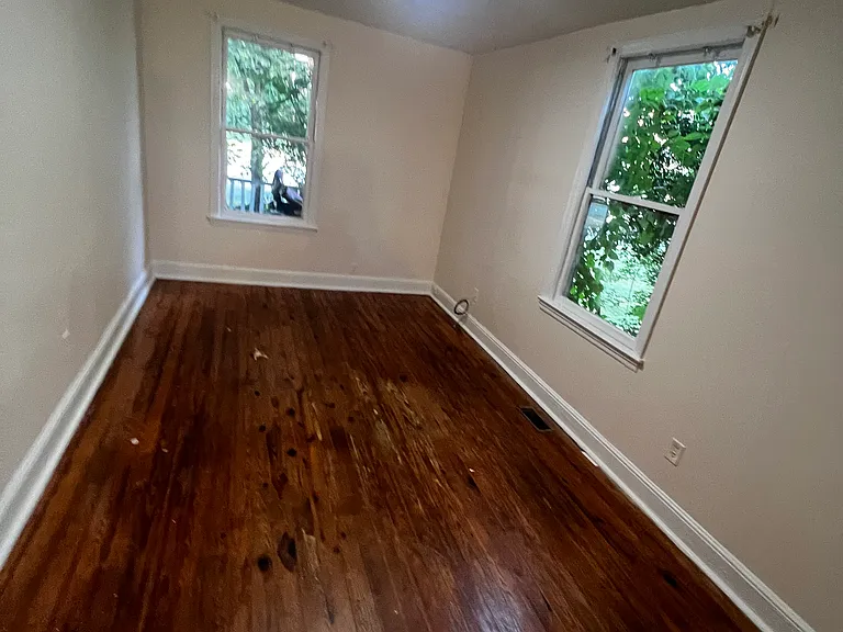 406 Highland Ave SW #2 — Photo 32