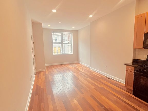 931 - 1 Living Room