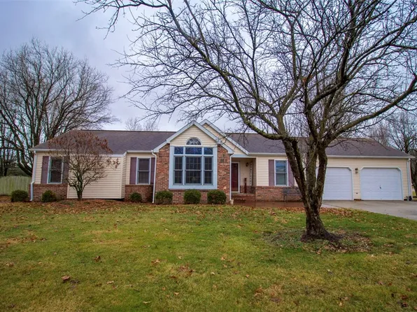 1 Timber Ridge Ln, Marshall, IL 62441