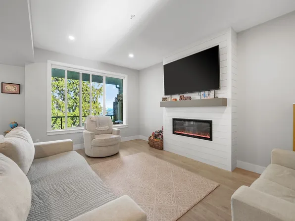 47203 Vista Pl #25, Chilliwack, BC V2R 6E2