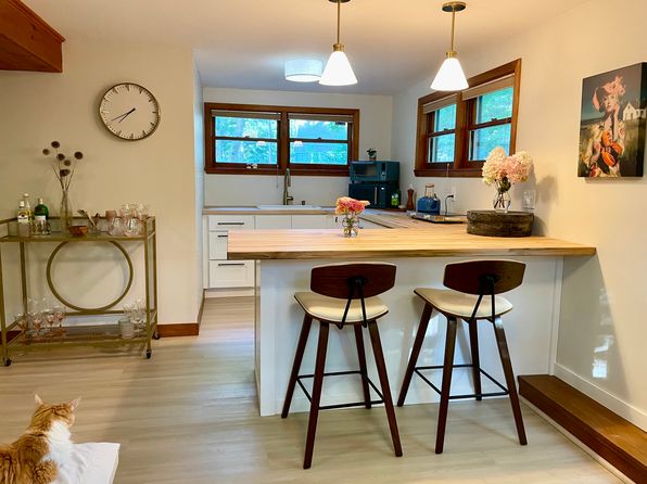 3 Woodcrest Rd #1