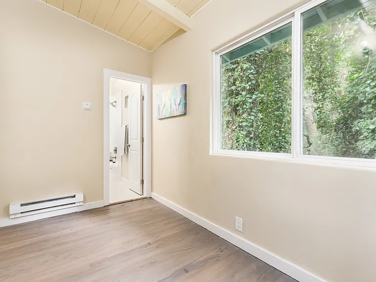 665 Cathedral Dr — Photo 16
