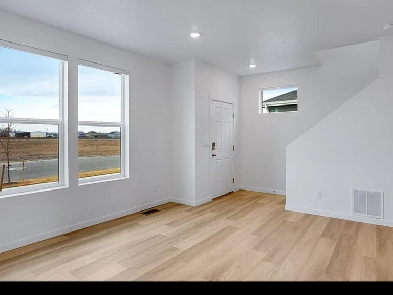 309 Fiord Way — Photo 2