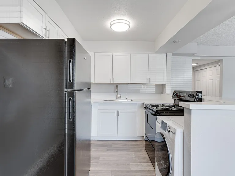 Red Rock Cove Apartments — Photo 40