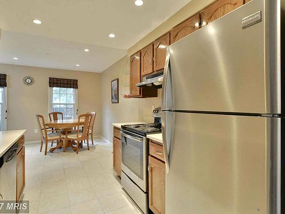 2nd image of 6858 Lafayette Park Dr