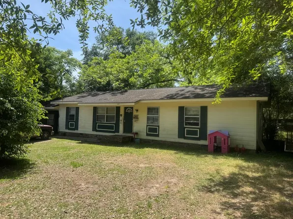 618 8th Ave SE, Cairo, GA 39828