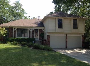 5863 SW 28th St, Topeka, KS 66614