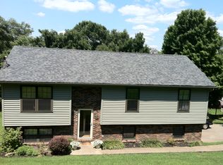 136 E Hillview Dr, Morgantown, WV 26508
