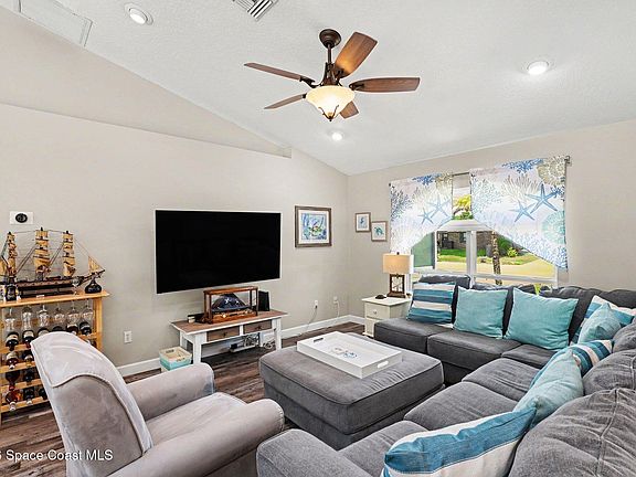 5th image of 5685 Beaverbrook St
