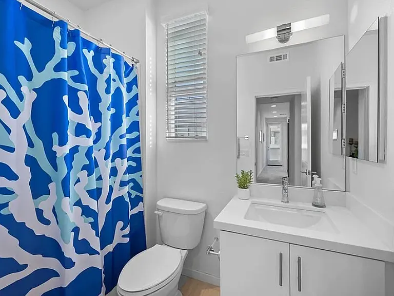 1562 Vista Del Mar Way #1 — Photo 17