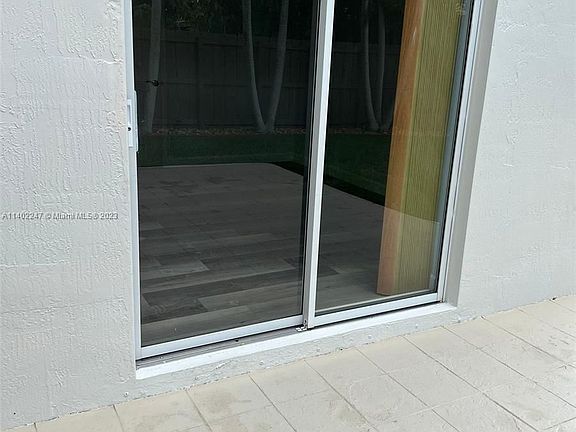 2nd image of 704 SE 14th Pl #B