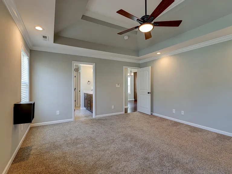 1008 Meadowview Ln — Photo 34