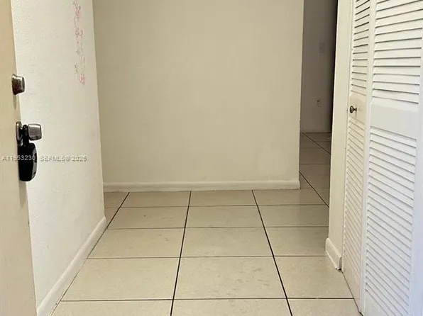 17650 NW 68th Ave APT A1005, Hialeah, FL 33015
