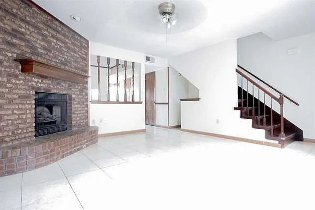 2463 Idaho Ave — Photo 2