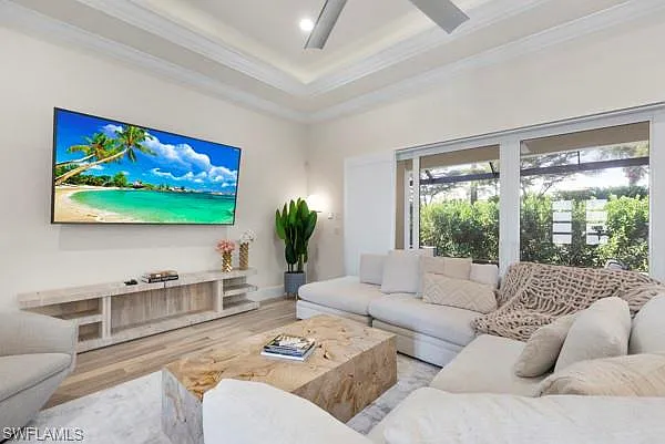 4 bed, 3.5 bath, 2743 sqft, $10,000 — Photo 4