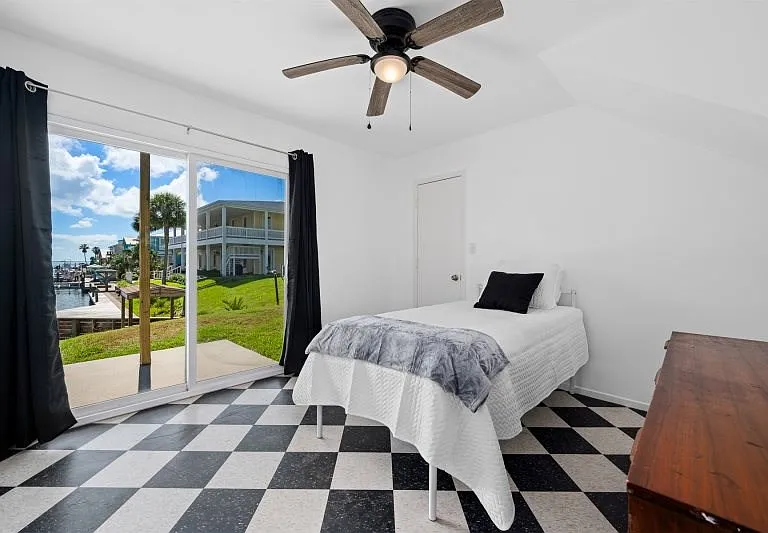 342 Lands End St — Photo 24