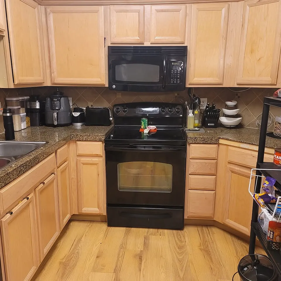 2 bed, 1054 sqft, $1,900 — Photo 1