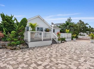 73 Harbor Rd, Westhampton Beach, NY 11978