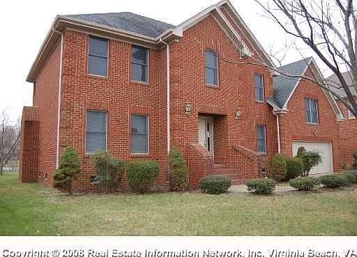 1st image of 636 Hidden Falls Ln