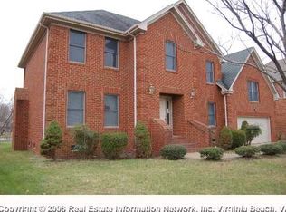 636 Hidden Falls Ln, Chesapeake, VA 23320
