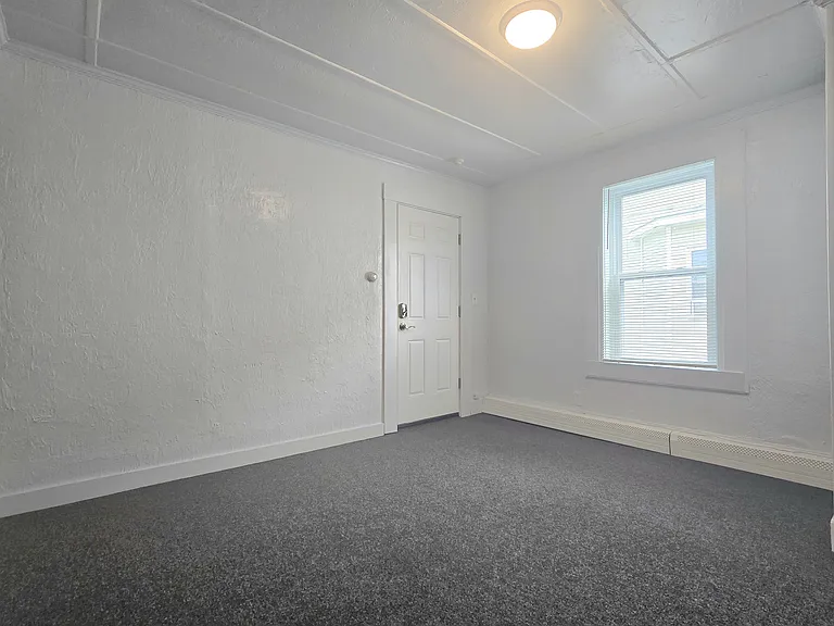 9 Cedar St #2R — Photo 6