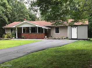 126 Oak Ridge Cir, Hawley, PA 18428