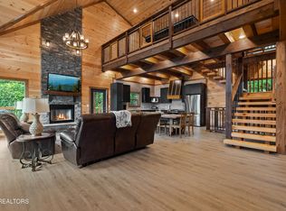 334 Long Hollow Rd, Sevierville, TN 37876