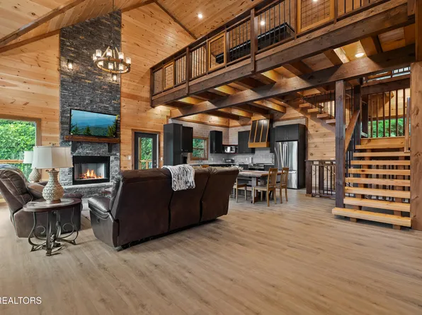 334 Long Hollow Rd, Sevierville, TN 37876