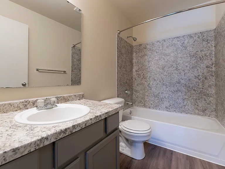2 Bed 2 Bath - 980 Sq Ft 2 Bed 2 Bath - 980 Sq Ft