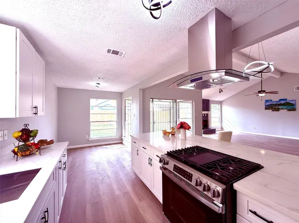 12071 Plumbrook Dr, Houston, TX 77099